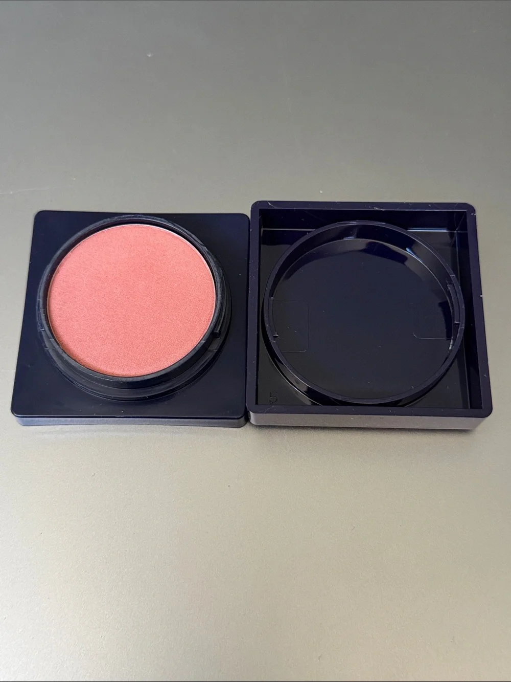 Estee Lauder Compact Blush Case in Black